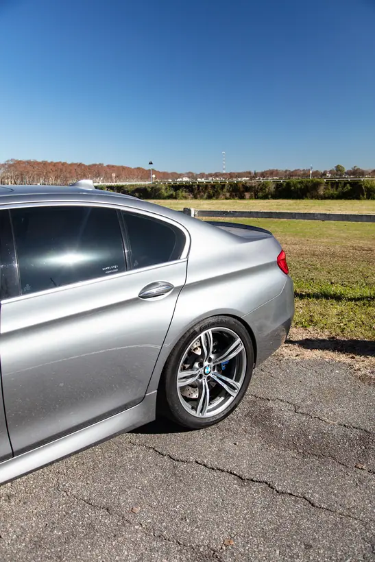 BMW M5 F10 — foto 9